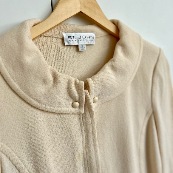 St. John Collection round collar cream suit jacket - Picture 3 of 6